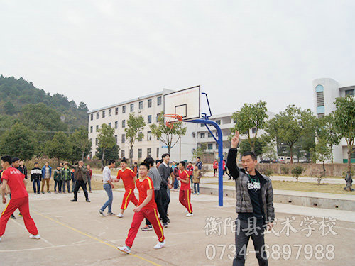 我校与集兵中学篮球友谊赛