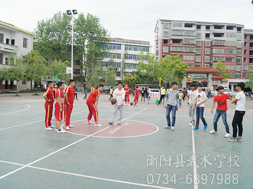 我校与集兵中学篮球友谊赛