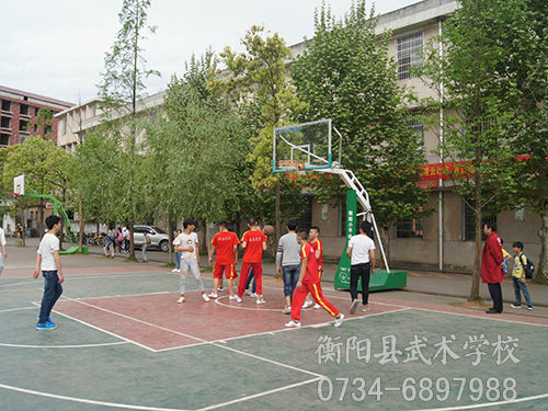 我校与集兵中学篮球友谊赛