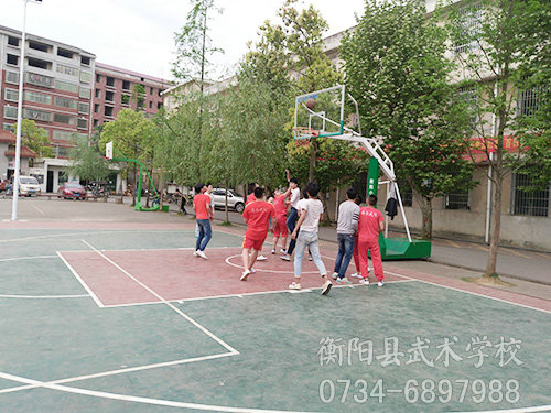我校与集兵中学篮球友谊赛