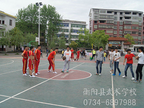我校与集兵中学篮球友谊赛