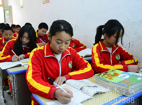女孩学武术好吗，选什么文武学校好？