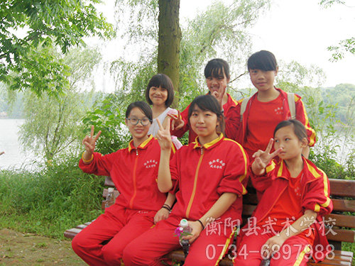 文武学校招收女生吗