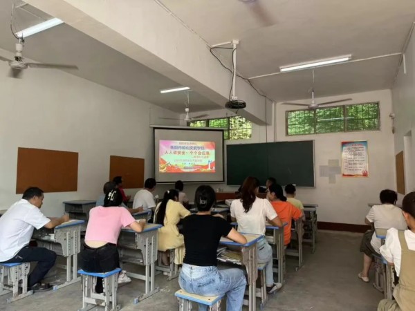消防安全进校园，共筑生命防线-船山文武学校开展消防安全专题活动